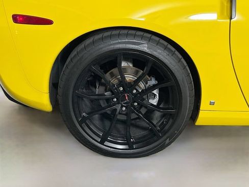 Used 2007 Chevrolet Corvette Coupe w/ Preferred Equipment Group RWD image 32
