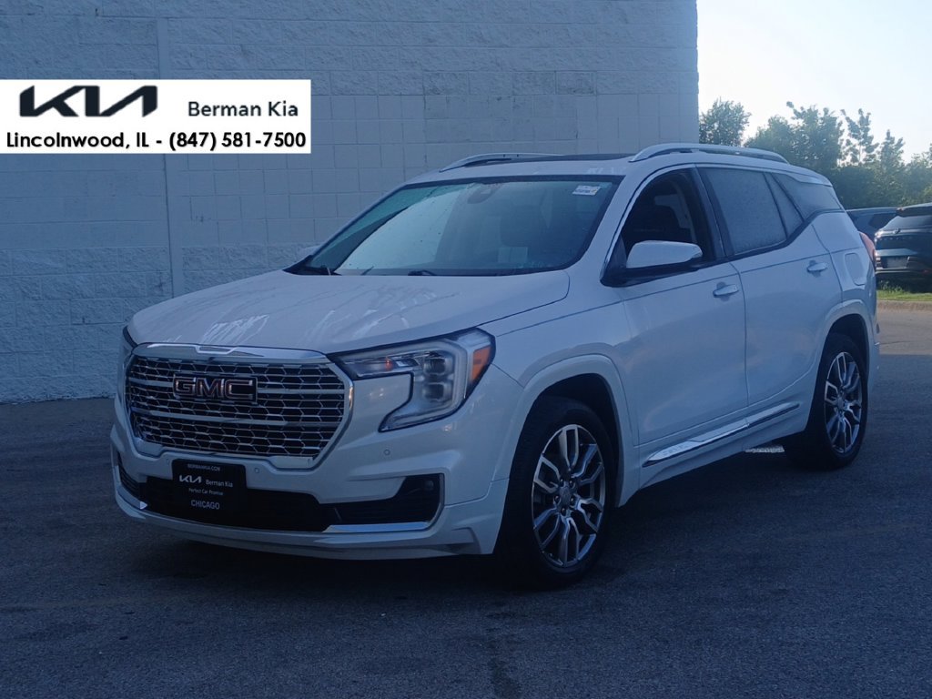 Used 2023 GMC Terrain Denali AWD/4WD image 1