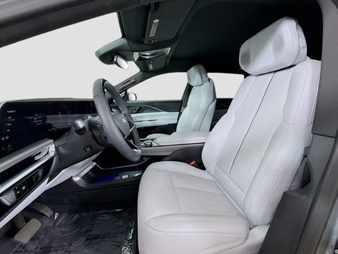 Used 2024 Cadillac Lyriq Luxury RWD image 22