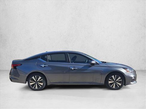 Used 2022 Nissan Altima 2.5 SV image 4
