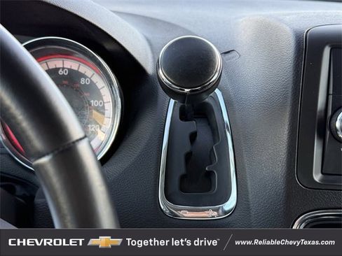 Used 2018 Dodge Grand Caravan SE w/ UConnect Hands-Free Group image 18