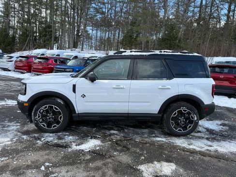 Used 2025 Ford Bronco Sport Outer Banks w/ Outer Banks Tech Package+ image 2