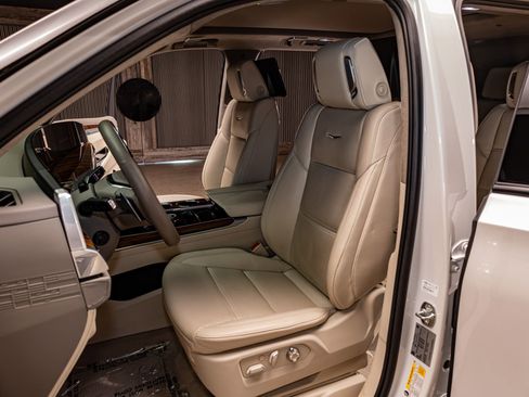 Used 2025 Cadillac Escalade Sport Platinum image 21