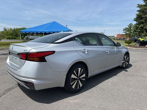 Certified 2022 Nissan Altima 2.5 SV FWD image 5