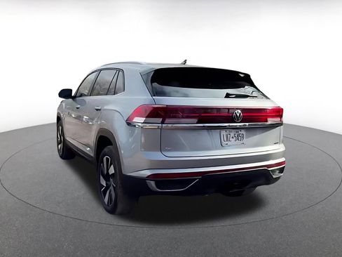 Used 2025 Volkswagen Atlas Cross Sport SE image 11