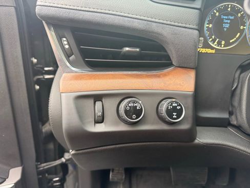 Used 2015 Cadillac Escalade ESV Luxury image 18
