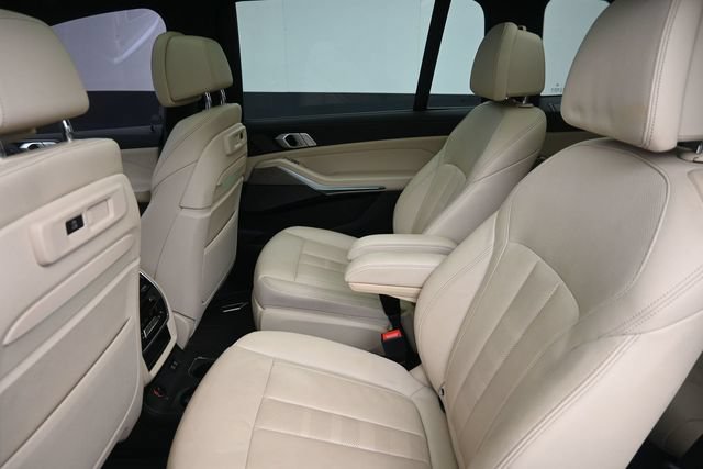 Used 2021 BMW X7 xDrive40i w/ M Sport Package AWD/4WD image 18
