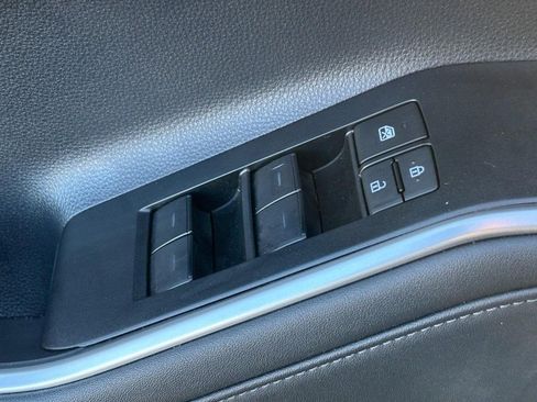 Used 2023 Toyota Highlander XLE image 24