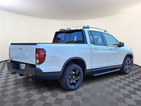 New 2026 Honda Ridgeline Black Edition image 3