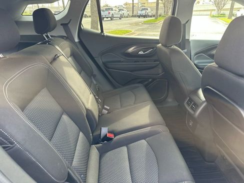 Used 2024 GMC Terrain SLE w/ Driver Convenience Package image 21