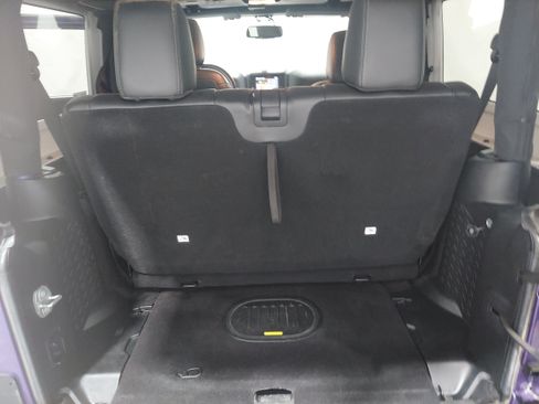 Used 2017 Jeep Wrangler Sahara AWD/4WD image 10