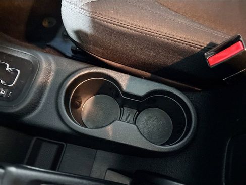 Used 2017 Jeep Wrangler Unlimited Sport w/ Connectivity Group image 15