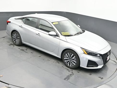Used 2023 Nissan Altima 2.5 SV FWD image 37