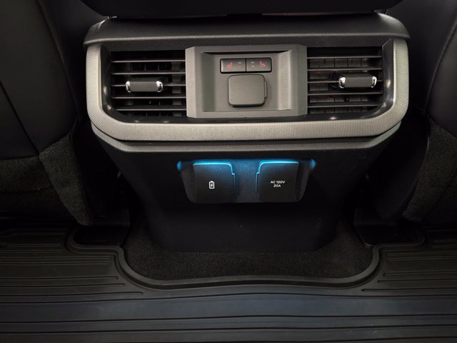 Certified 2025 Ford F150 Platinum w/ Equipment Group 702A High AWD/4WD image 13