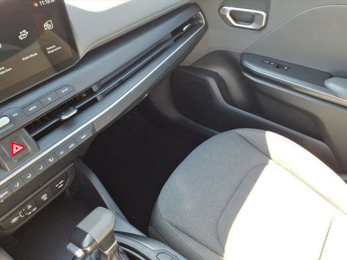 Used 2025 Kia K4 LXS image 26
