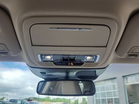 Used 2022 Lincoln Corsair AWD w/ Premium Package image 19
