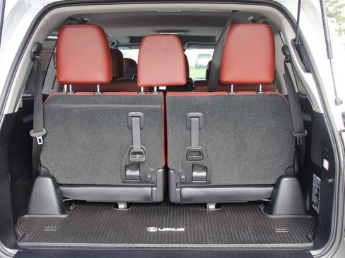 Used 2018 Lexus LX 570 4WD w/ Luxury Package image 12