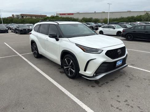 Used 2021 Toyota Highlander XSE image 7