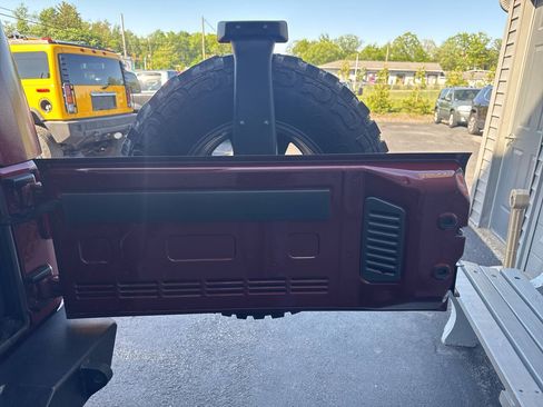Used 2009 Jeep Wrangler Sahara AWD/4WD image 18