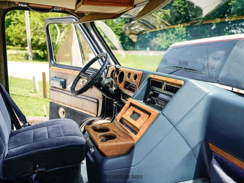 Used 1988 Chevrolet G20 RWD image 33