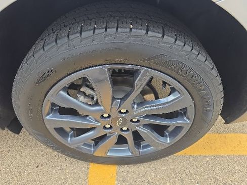 Used 2022 Chevrolet Equinox RS AWD/4WD image 12