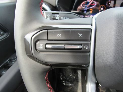 Used 2025 Chevrolet Colorado Z71 w/ Technology Package image 17