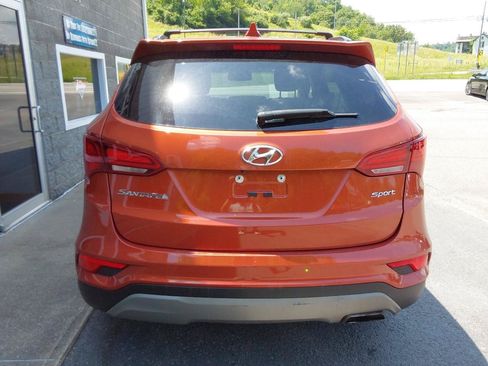 Used 2017 Hyundai Santa Fe Sport FWD image 4
