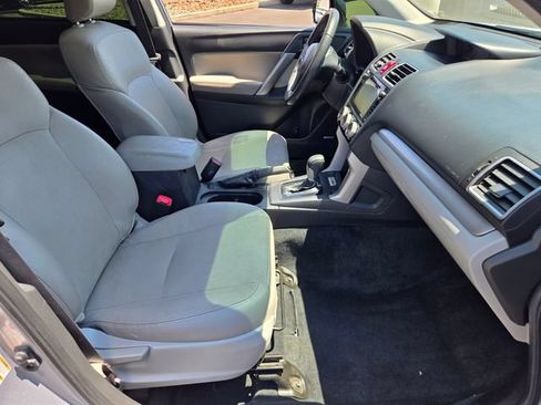 Used 2016 Subaru Forester 2.5i Touring AWD/4WD image 16