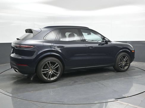 Used 2023 Porsche Cayenne AWD/4WD image 3