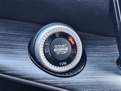 Used 2023 Jeep Wagoneer L Series III image 24