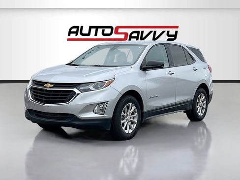 Used 2021 Chevrolet Equinox LS w/ LS Convenience Package AWD/4WD image 3