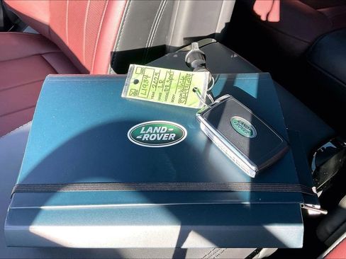 Used 2025 Land Rover Range Rover Sport Dynamic SE image 33