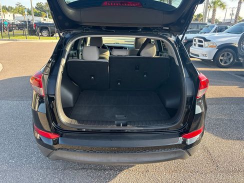 Used 2018 Hyundai Tucson SE w/ Cargo Package FWD image 9