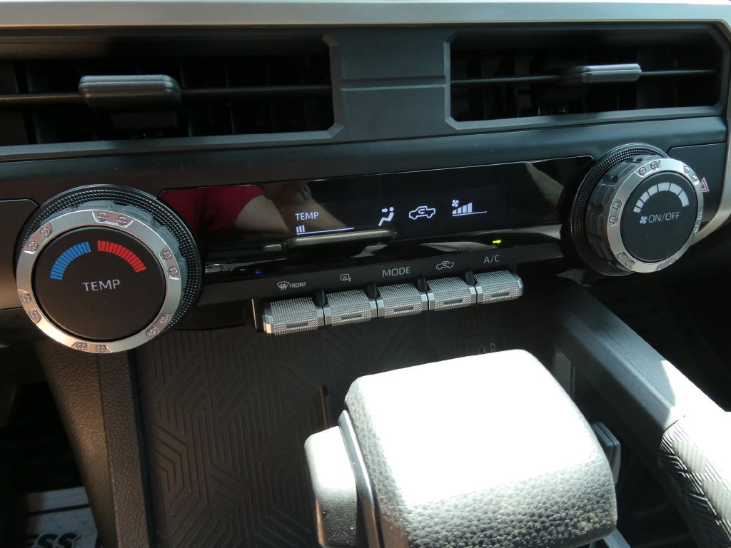 Used 2024 Toyota Tacoma SR AWD/4WD image 28