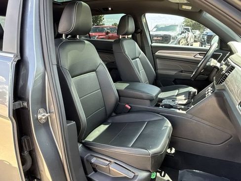 Used 2023 Volkswagen Atlas Cross Sport SE FWD image 32