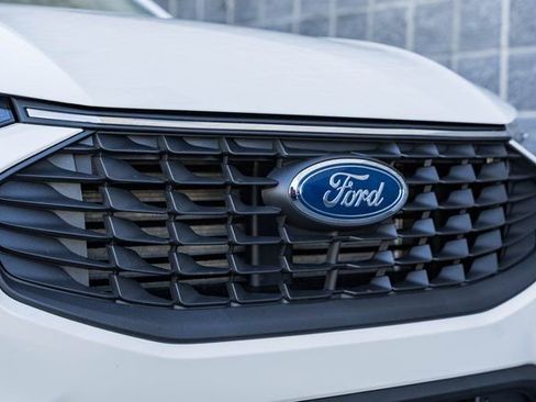 New 2026 Ford Escape SE w/ Class II Trailer Tow Package image 19