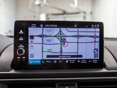 Used 2025 Honda Pilot Elite image 16
