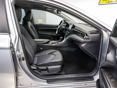 Used 2023 Toyota Camry SE w/ Convenience Package FWD image 16