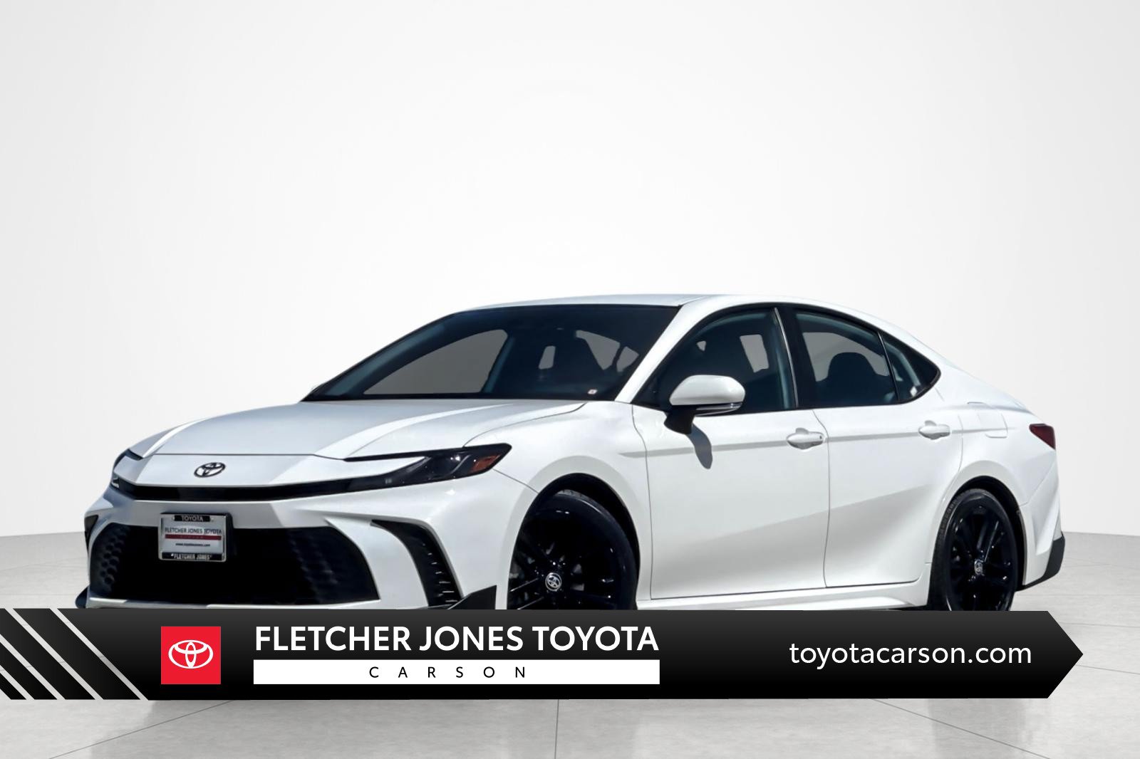 Certified 2025 Toyota Camry SE FWD image 1