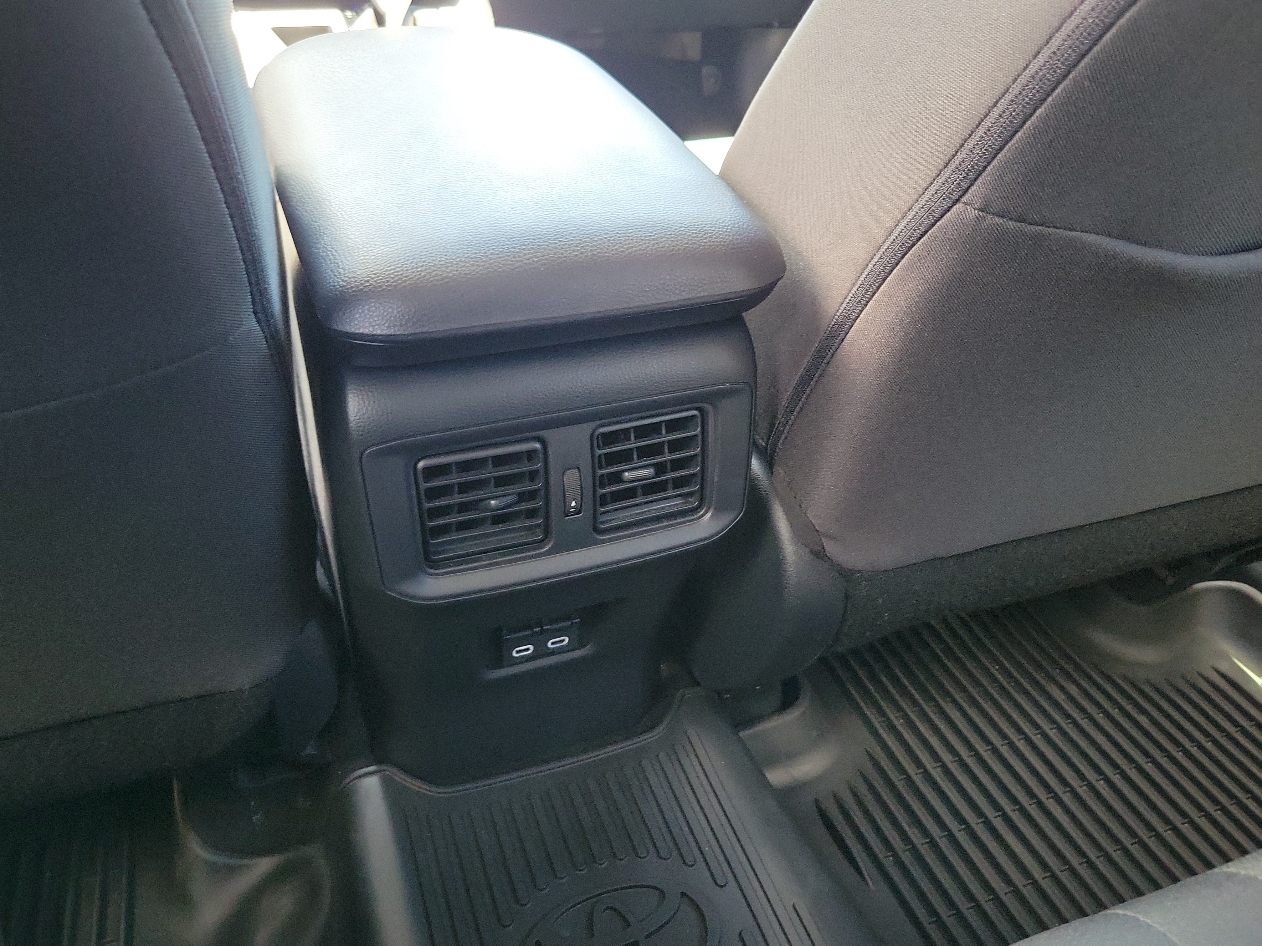 Used 2025 Toyota RAV4 XLE w/ Convenience Package FWD image 16