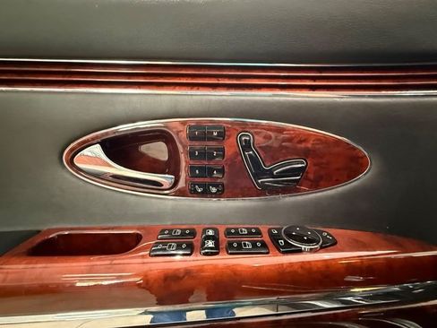 Used 2005 Maybach 57 RWD image 11