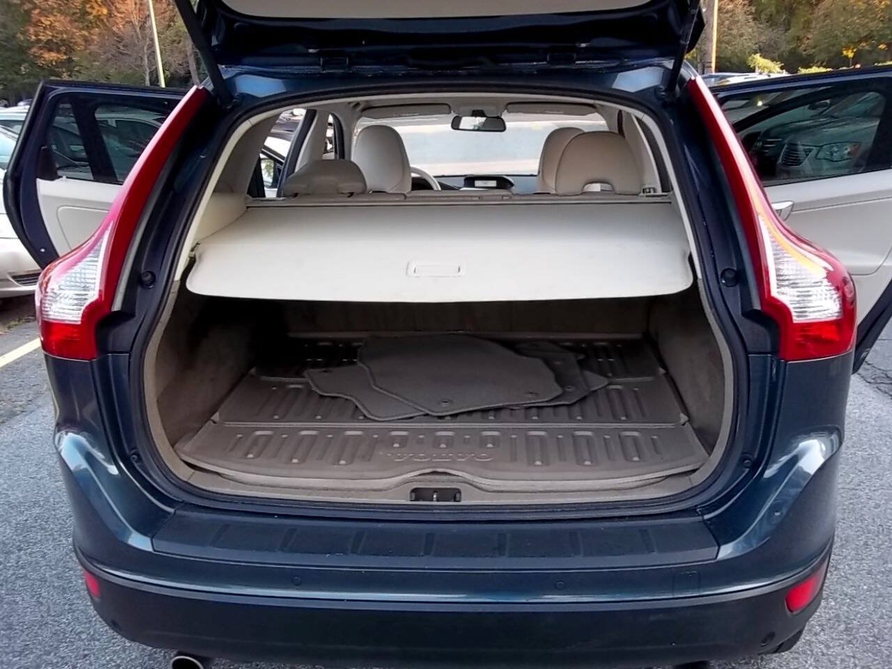 Used 2010 Volvo XC60 T6 AWD/4WD image 30