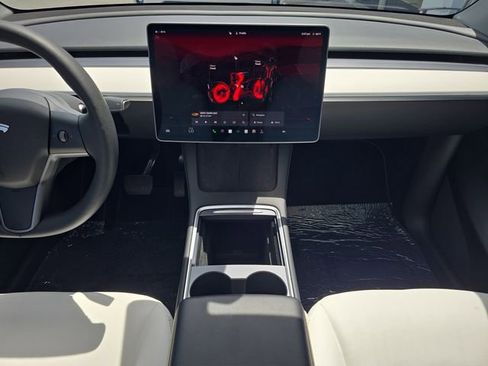 Used 2023 Tesla Model Y Long Range AWD/4WD image 13