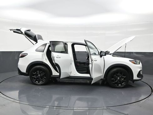 Used 2023 Honda HR-V Sport image 29