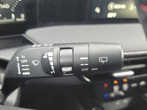 Certified 2025 Nissan Kicks SR w/ Illumination Package image 15