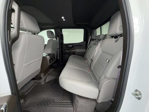 Used 2022 Chevrolet Silverado 1500 LT Trail Boss w/ Convenience Package II AWD/4WD image 5