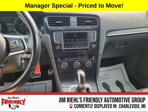 Used 2016 Volkswagen Golf S image 18