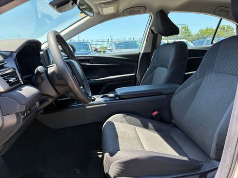 Used 2025 Toyota Camry LE FWD image 22