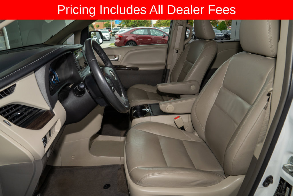 Used 2017 Toyota Sienna XLE FWD image 11