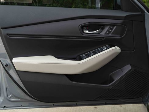 Used 2025 Honda Accord Touring image 38